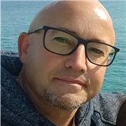 Profesional de artes visuales con más de 20 años de experiencia. Clases presenciales en Granada y on line para cualquier persona